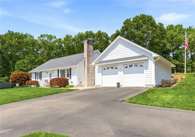 2nd image of 203 Tara Ln, Woonsocket, RI 02895 | MLS# 1416362