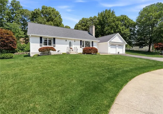 3rd image of 203 Tara Ln, Woonsocket, RI 02895 | MLS# 1416362