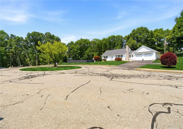 4th image of 203 Tara Ln, Woonsocket, RI 02895 | MLS# 1416362