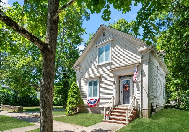 Homes for sale in Bristol, RI | 145 High St, Bristol, RI 02809 | MLS# 1416166