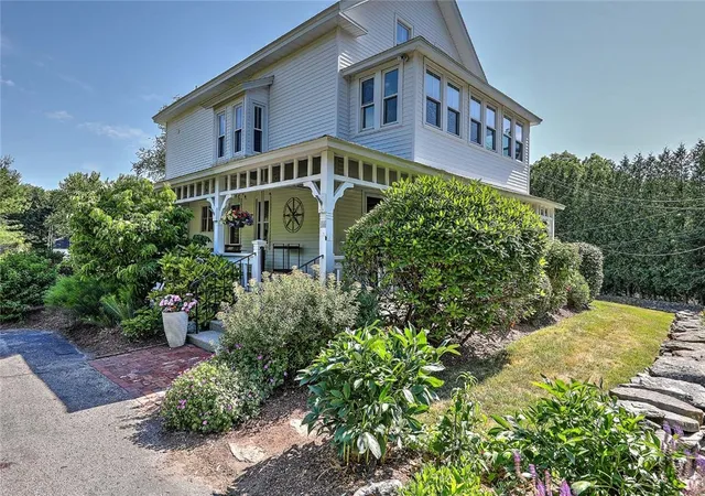 Homes for sale in Warren, RI | 26 Maple Rd, Warren, RI 02885 | MLS# 1415706