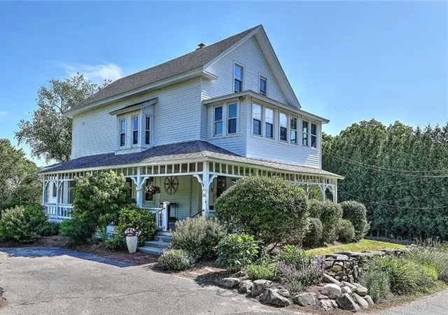 Homes for sale in Warren, RI | 26 Maple Rd, Warren, RI 02885 | MLS# 1415706