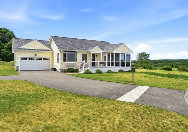 Homes for sale in Portsmouth, RI | 66 Mare Ter, Portsmouth, RI 02871 | MLS# 1414540