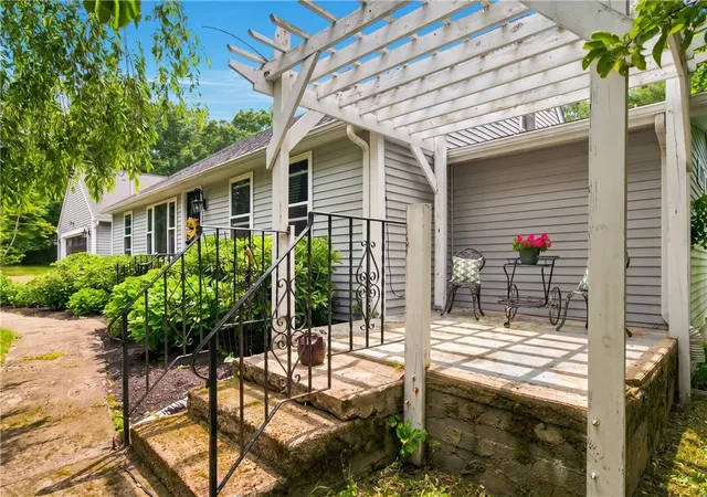 Homes for sale in Burrillville, RI | 1070 Tarkiln Rd, Burrillville, RI 02830 | MLS# 1416391