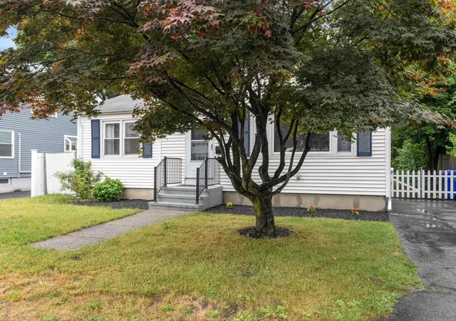 Homes for sale in North Providence, RI | 83 Vincent Ave, North Providence, RI 02904 | MLS# 1416421