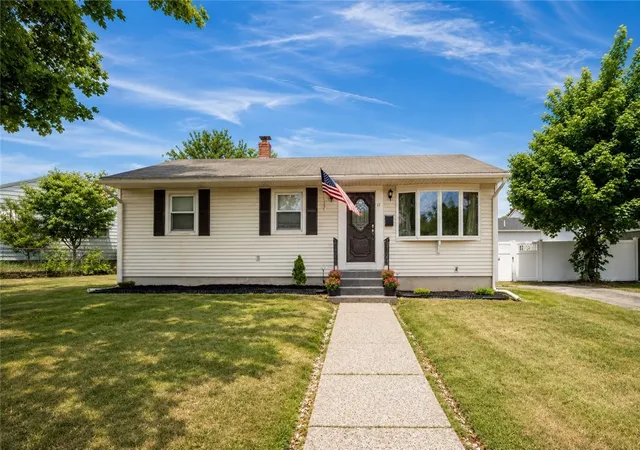 Homes for sale in West Warwick, RI | 11 Sidney St, West Warwick, RI 02893 | MLS# 1416366