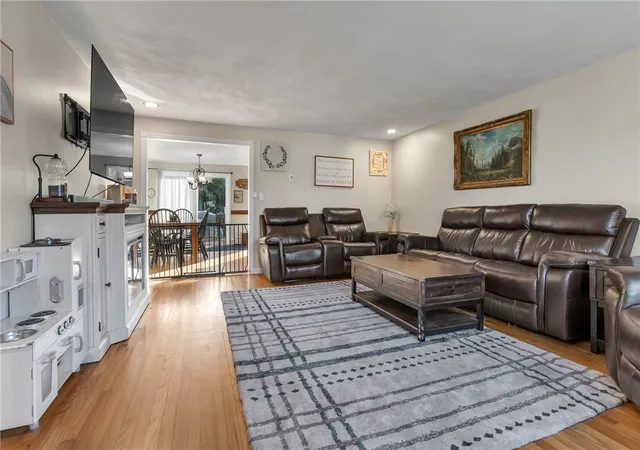 3rd image of 62 Canonchet Trl, Cranston, RI 02921 | MLS# 1416442