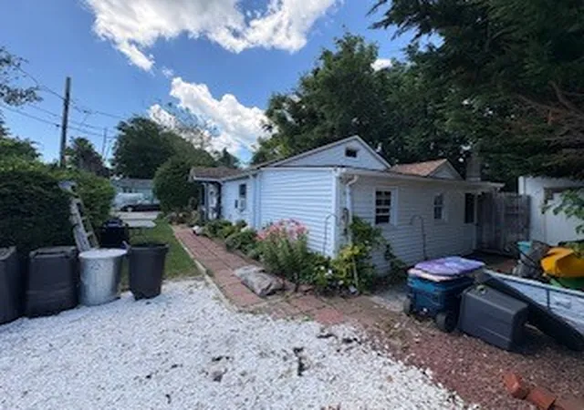 2nd image of 3 Fowler St, Jamestown, RI 02835 | MLS# 1416446