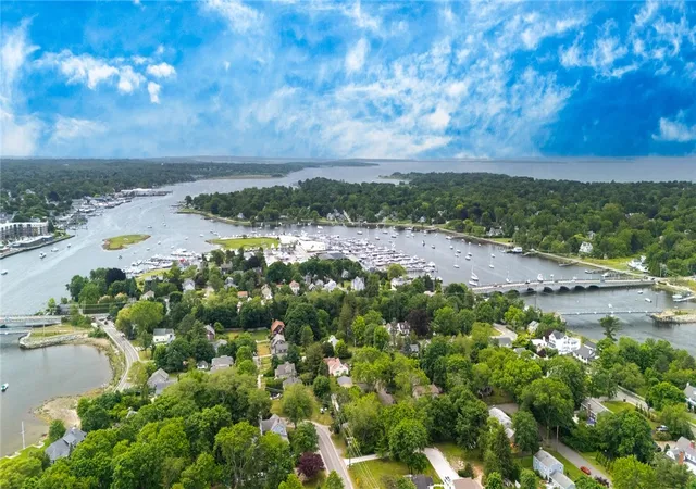 Homes for sale in Barrington, RI | 40 South Ln, Barrington, RI 02806 | MLS# 1416115