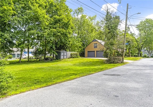 Homes for sale in Barrington, RI | 40 South Ln, Barrington, RI 02806 | MLS# 1416115