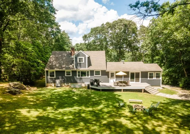 Homes for sale in Westerly, RI | 25 Hickory Ln, Westerly, RI 02891 | MLS# 1416431