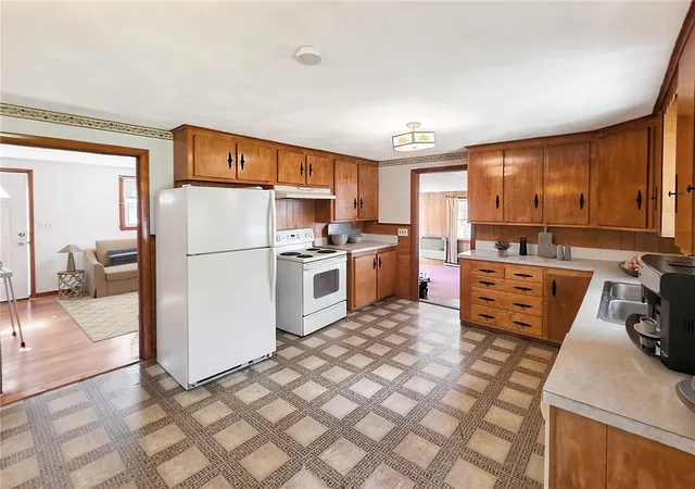 4th image of 91 Pepin St, West Warwick, RI 02893 | MLS# 1416459