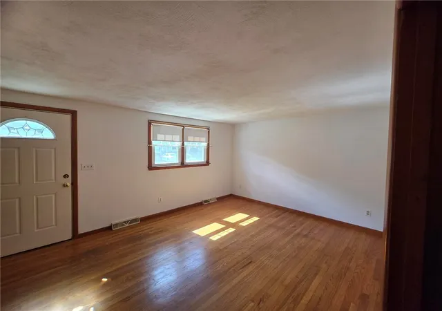 5th image of 91 Pepin St, West Warwick, RI 02893 | MLS# 1416459