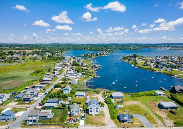 Photo 4 of Single family home for sale at 980 Matunuck Beach Rd, Wakefield, RI 02879 | MLS# 1416447 | Listing updated on 2026-08-17