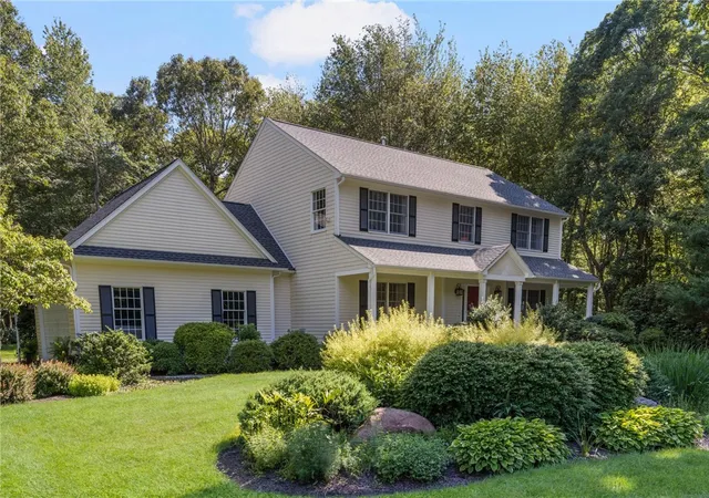 Homes for sale in North Kingstown, RI | 11 Prides Crossing Ln, North Kingstown, RI 02874 | MLS# 1415914