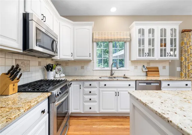Homes for sale in North Kingstown, RI | 11 Prides Crossing Ln, North Kingstown, RI 02874 | MLS# 1415914
