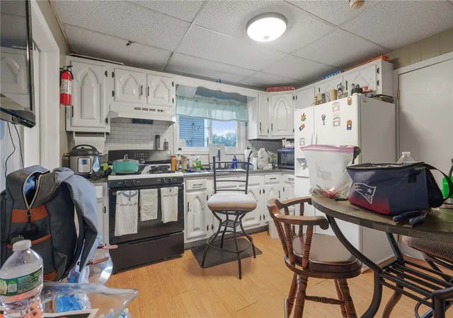 Homes for sale in Pawtucket, RI | 39 Highland St, Pawtucket, RI 02860 | MLS# 1416488