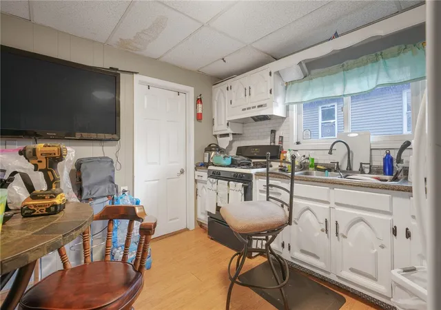 Homes for sale in Pawtucket, RI | 39 Highland St, Pawtucket, RI 02860 | MLS# 1416488
