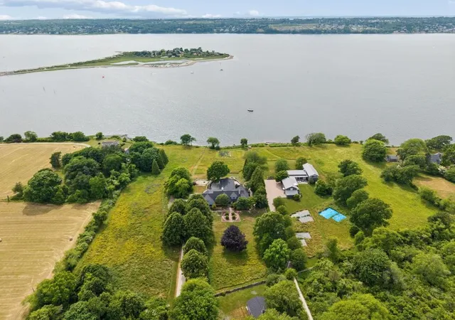 Homes for sale in Tiverton, RI | 683 Puncateest Neck Rd, Tiverton, RI 02878 | MLS# 1415272