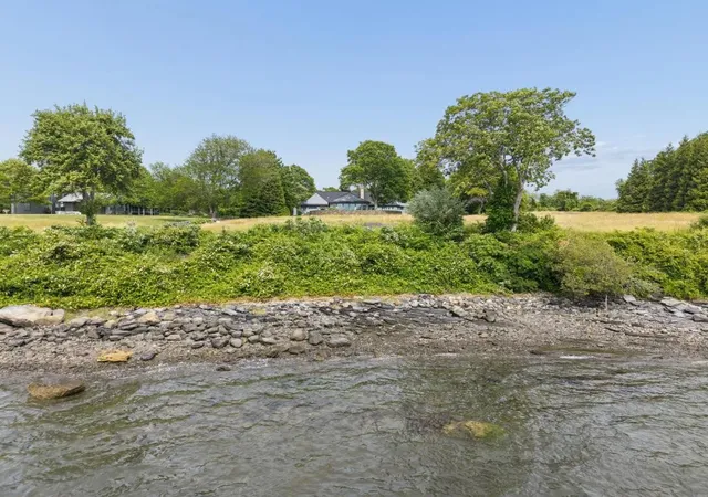 Homes for sale in Tiverton, RI | 683 Puncateest Neck Rd, Tiverton, RI 02878 | MLS# 1415272