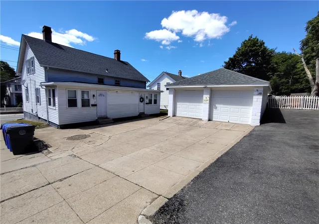 Homes for sale in West Warwick, RI | 1564 Main St, West Warwick, RI 02893 | MLS# 1416418