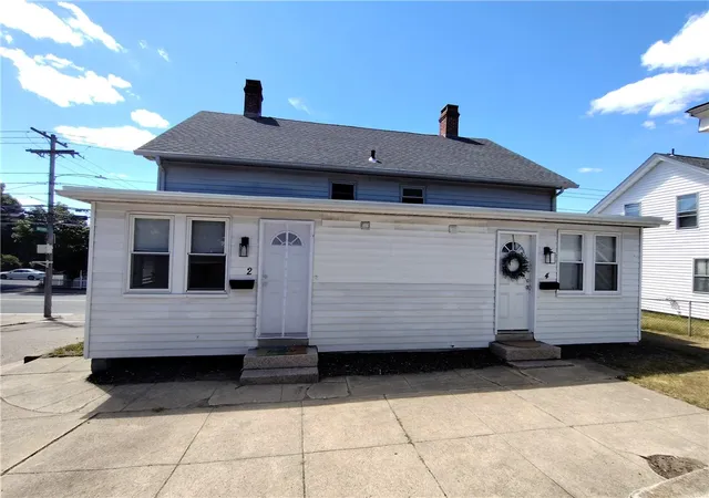 Homes for sale in West Warwick, RI | 1564 Main St, West Warwick, RI 02893 | MLS# 1416418