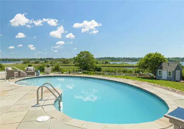 Homes for sale in Barrington, RI | 24 Stone Tower Ln, Barrington, RI 02806 | MLS# 1416051