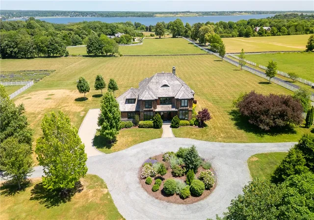Photo 4 of Single family home for sale at 474 Wapping Rd, Portsmouth, RI 02871 | MLS# 1416464 | Listing updated on 2026-08-26