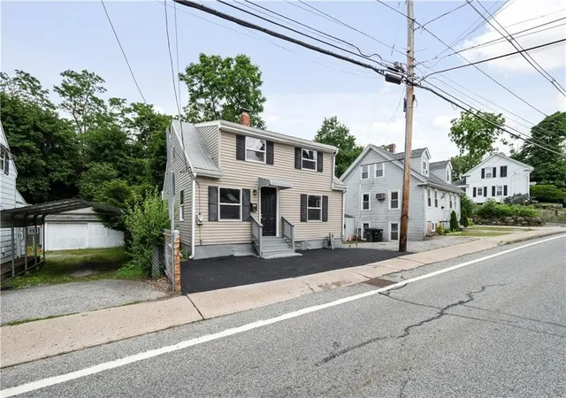 Homes for sale in Coventry, RI | 70 S Main St, Coventry, RI 02816 | MLS# 1416554