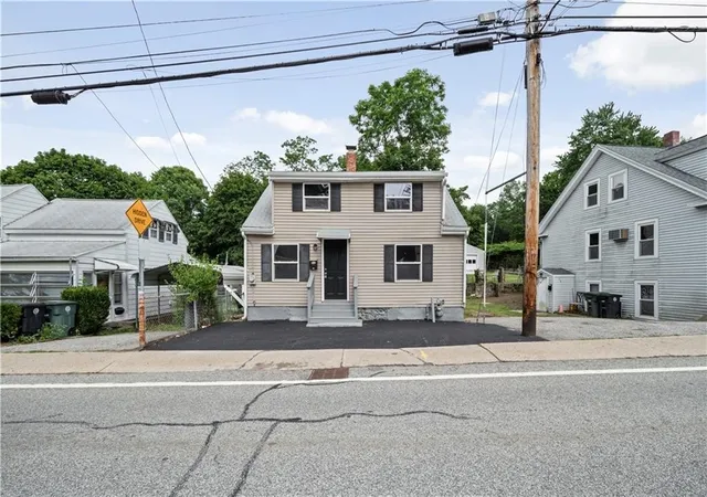 Homes for sale in Coventry, RI | 70 S Main St, Coventry, RI 02816 | MLS# 1416554