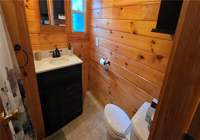 Homes for sale in Burrillville, RI | 23 Woodridge Dr, Burrillville, RI 02839 | MLS# 1416588