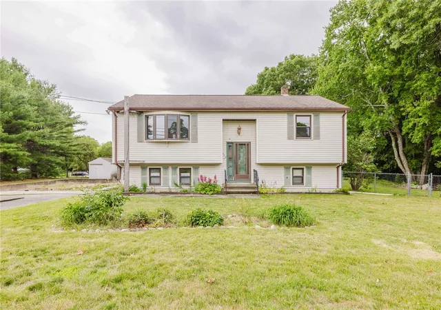 Homes for sale in Tiverton, RI | 333 Hancock St, Tiverton, RI 02878 | MLS# 1416600