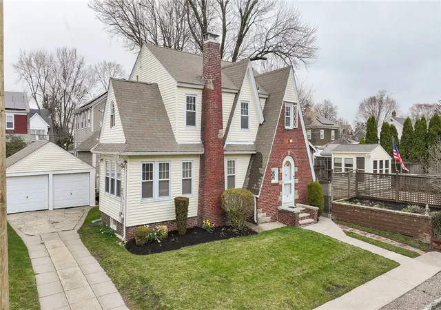 Homes for sale in Cranston, RI | 28 Rosewood Ave, Cranston, RI 02905 | MLS# 1416613