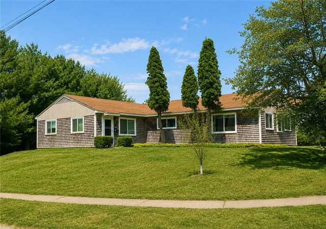 Homes for sale in Middletown, RI | 10 Ludlow Rd, Middletown, RI 02842 | MLS# 1413801