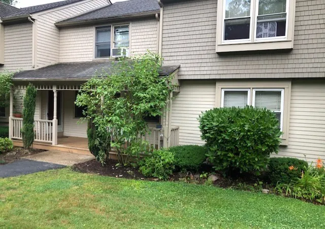 Homes for sale in Coventry, RI | 143 Fairway Dr #3, Coventry, RI 02816 | MLS# 1416679