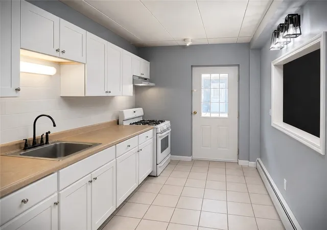 Homes for sale in West Warwick, RI | 94 Cowesett Ave #3, West Warwick, RI 02893 | MLS# 1416682