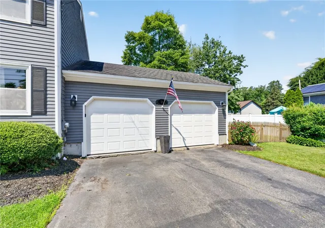 Homes for sale in Bristol, RI | 21 Sefton Dr, Bristol, RI 02809 | MLS# 1416657