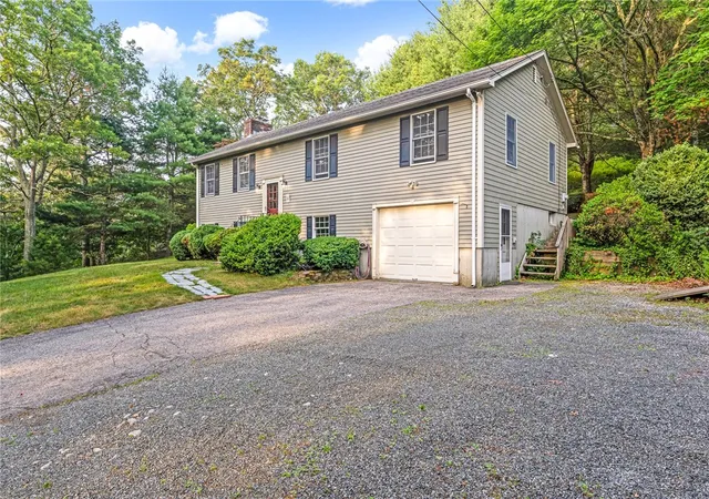 Photo 3 of Single family home for sale at 590 Shannock Rd, Wakefield, RI 02879 | MLS# 1416335 | Listing updated on 2026-08-23