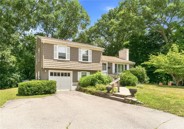 Homes for sale in North Kingstown, RI | 181 Brookside Dr, North Kingstown, RI 02852 | MLS# 1416688
