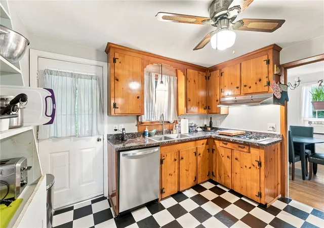 Homes for sale in North Kingstown, RI | 181 Brookside Dr, North Kingstown, RI 02852 | MLS# 1416688