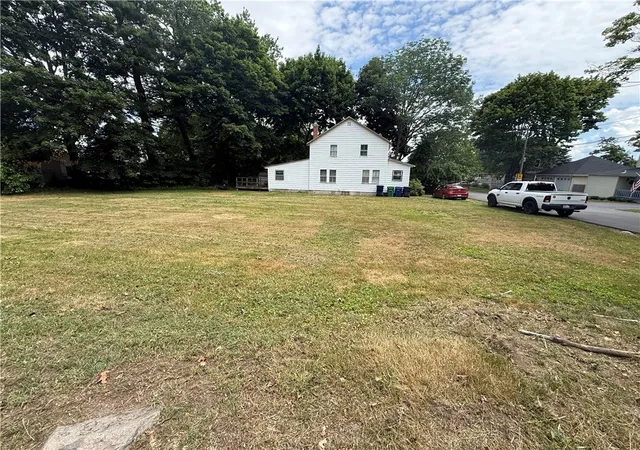 Photo 3 of Sale Pending at 131 Park Ave, Warwick, RI 02889 | MLS# 1416576 | Listing updated on 2026-08-04