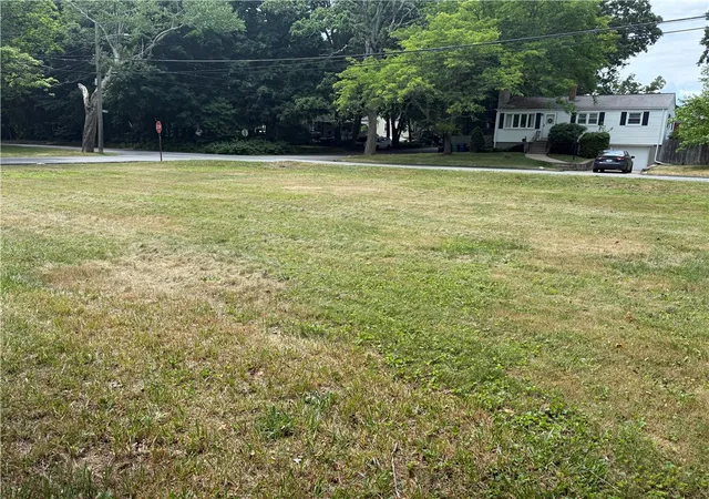 Photo 5 of Sale Pending at 131 Park Ave, Warwick, RI 02889 | MLS# 1416576 | Listing updated on 2026-08-04
