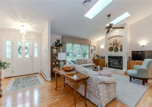 Homes for sale in Smithfield, RI | 27 Forestwood Dr, Smithfield, RI 02917 | MLS# 1416698