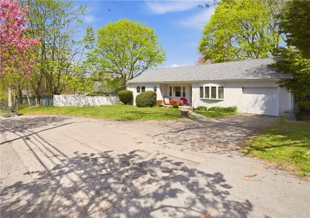 Homes for sale in Middletown, RI | 278 Green End Ave, Middletown, RI 02842 | MLS# 1416772
