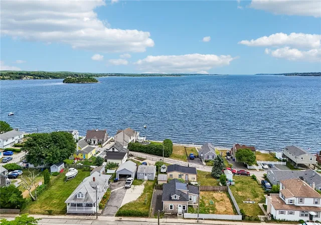 Photo 4 of Sale Pending at 479 Park Ave, Portsmouth, RI 02871 | MLS# 1414993 | Listing updated on 2026-09-01