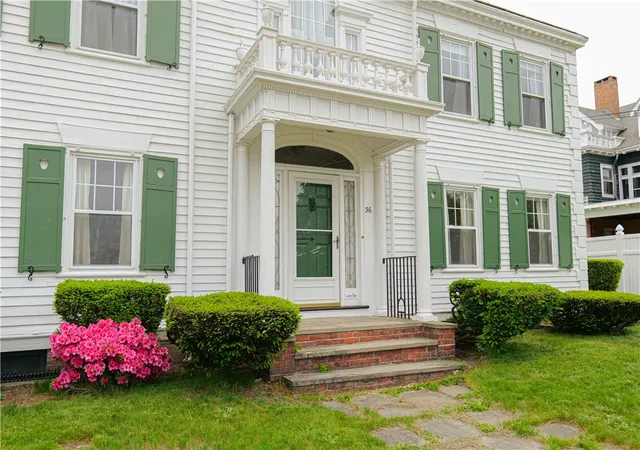 Homes for sale in Pawtucket, RI | 36 Underwood Dr, Pawtucket, RI 02860 | MLS# 1416785