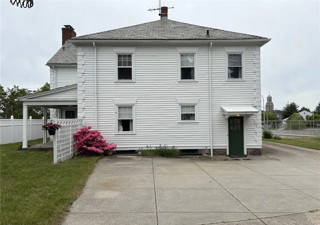 Homes for sale in Pawtucket, RI | 36 Underwood Dr, Pawtucket, RI 02860 | MLS# 1416785