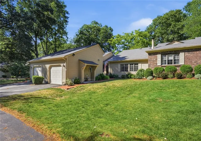 3rd image of 115 Pine Glen Dr, East Greenwich, RI 02818 | MLS# 1416696