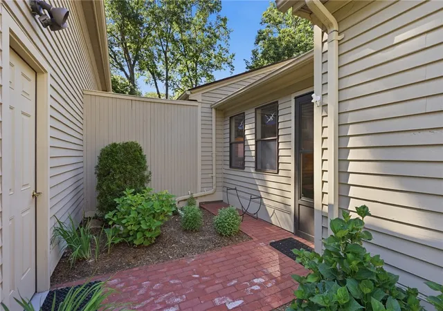 5th image of 115 Pine Glen Dr, East Greenwich, RI 02818 | MLS# 1416696