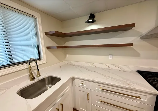 Homes for sale in West Warwick, RI | 650 East Greenwich Ave #302, West Warwick, RI 02893 | MLS# 1416202